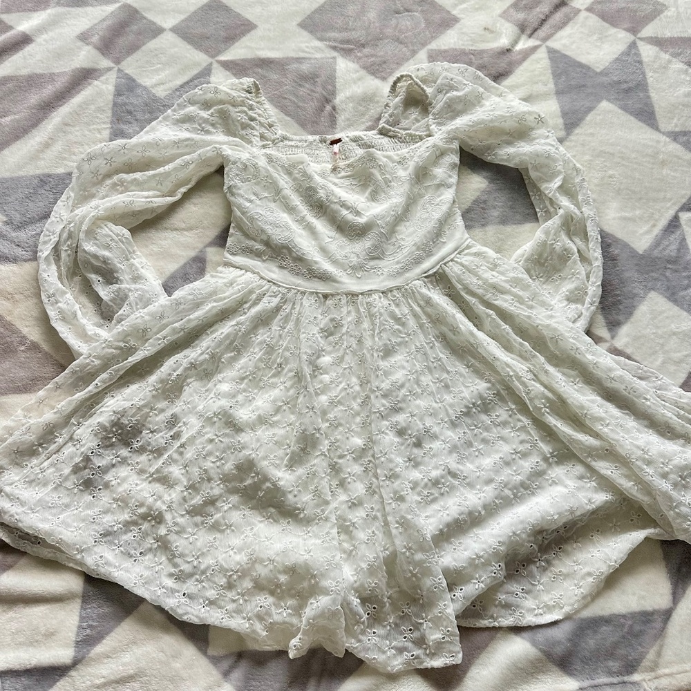New! Free People Malina Eyelet Mini Dress in Salt Water (White) size Small - Picture 3 of 11